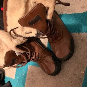 Worn Size 5 ugg boots boys